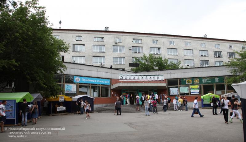 11.07.11 В НГТУ продолжается приемная кампания , фотография: В. Невидимов