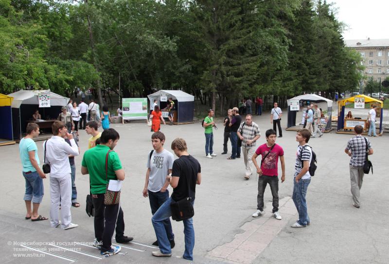 11.07.11 В НГТУ продолжается приемная кампания , фотография: В. Невидимов