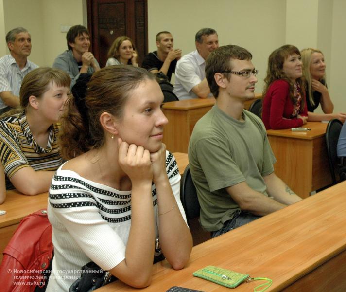 25.07.11 В НГТУ проходит международная летняя школа «Общее машиностроение и материаловедение. Современные методы анализа и производства» GEM-2011, фотография: В. Кравченко