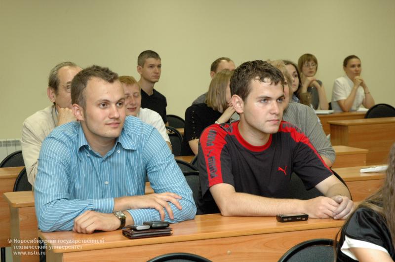 25.07.11 В НГТУ проходит международная летняя школа «Общее машиностроение и материаловедение. Современные методы анализа и производства» GEM-2011 , фотография: В. Кравченко