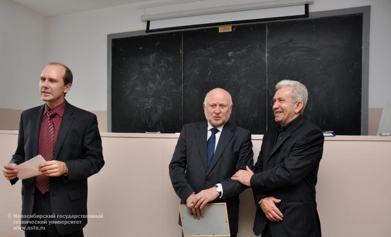 26.10.11 26 октября Ассоциация выпускников НГТУ–НЭТИ вручит стипендию студенту факультета энергетики НГТУ , фотография: В. Кравченко