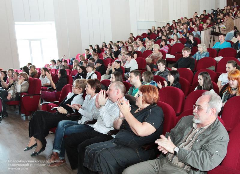 12.10.11 Посвящение в первокурсники факультета гуманитарного образования НГТУ , фотография: В. Кравченко