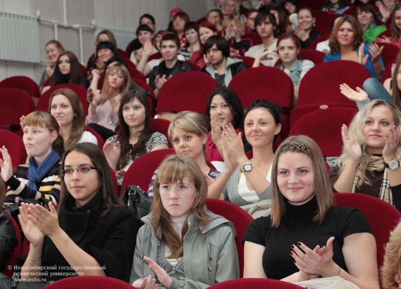 12.10.11 Посвящение в первокурсники факультета гуманитарного образования НГТУ , фотография: В. Кравченко