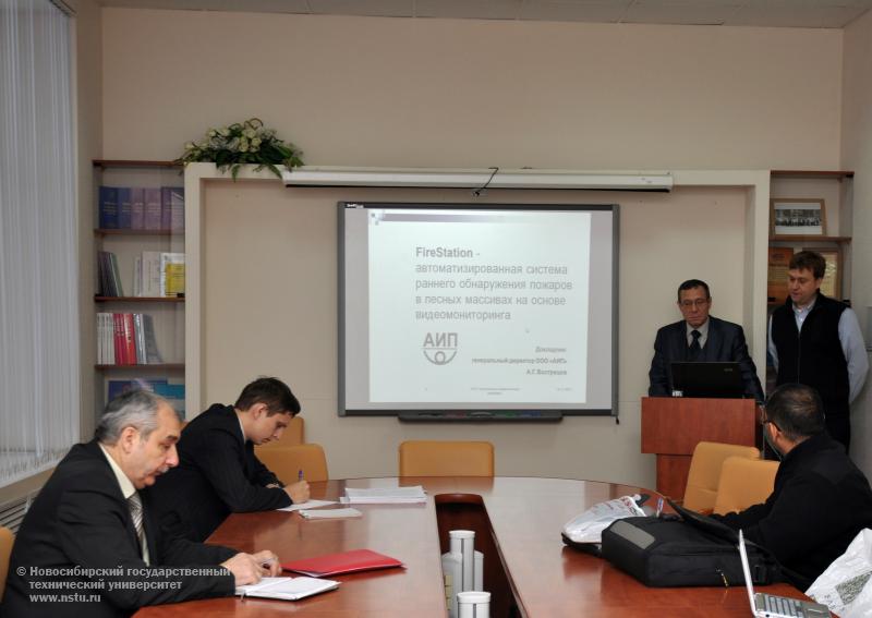 10.11.11 Инновационные проекты НГТУ представлены экспертам Международного банка реконструкции и развития , фотография: В. Кравченко