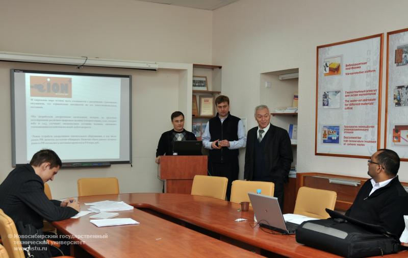 10.11.11 Инновационные проекты НГТУ представлены экспертам Международного банка реконструкции и развития , фотография: В. Кравченко