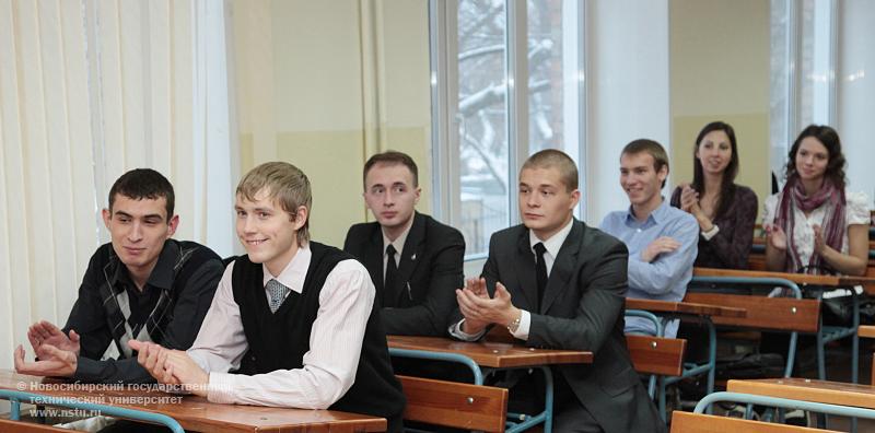 10.11.11 Впервые студенты НГТУ получили свидетельства пилотов-любителей , фотография: В. Невидимов