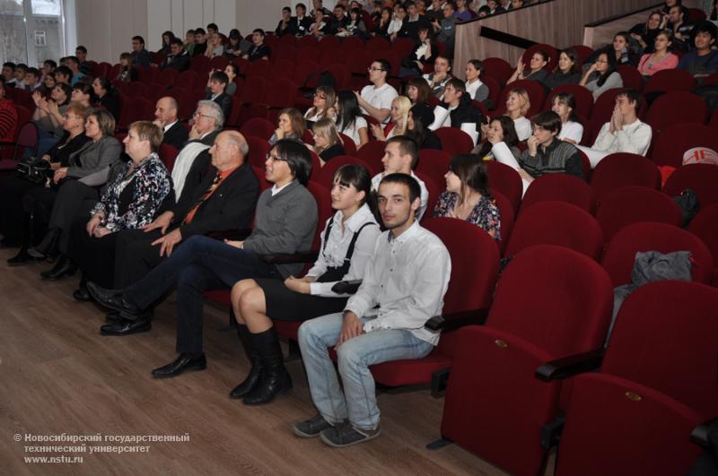 17.11.11 17 ноября в НГТУ состоится посвящение в первокурсники АВТФ , фотография: В. Кравченко