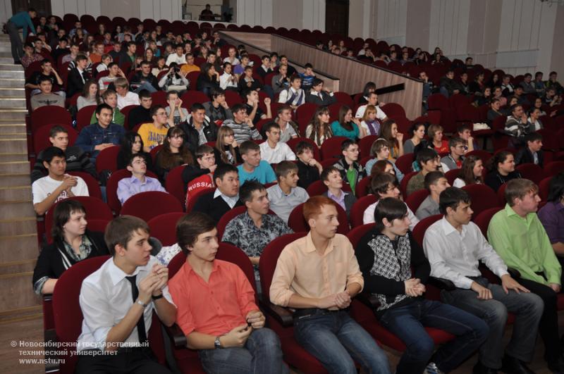 17.11.11 17 ноября в НГТУ состоится посвящение в первокурсники АВТФ , фотография: В. Кравченко