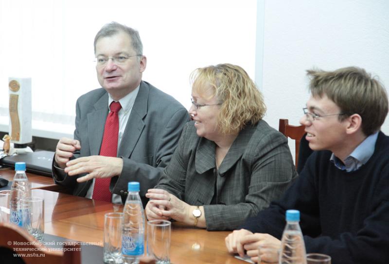 14.11.11 НГТУ посетил новый генеральный консул Генерального консульства Федеративной Республики Германия в Новосибирске , фотография: В. Невидимов