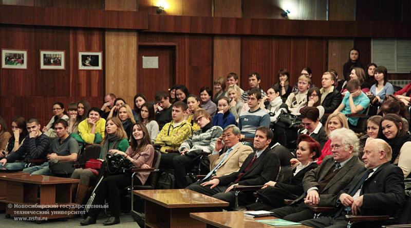 06.12.11 Презентация книги профессоров Массачусетского технологического университета (США) и Университета Париж-VII имени Дени Дидро (Франция) , фотография: В. Невидимов