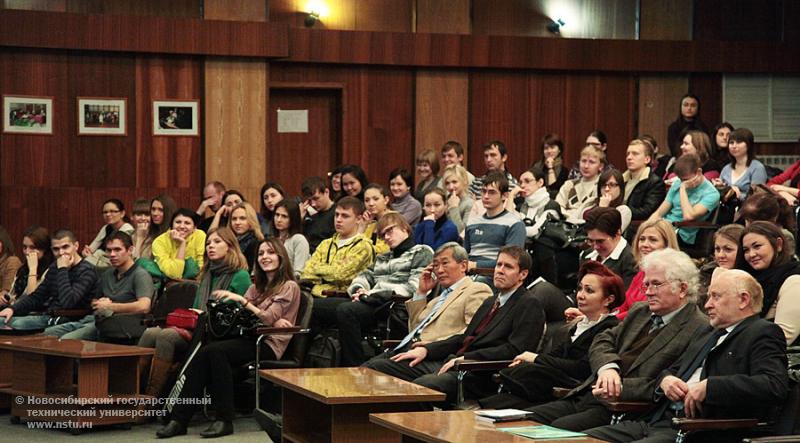 06.12.11     Презентация книги профессоров Массачусетского технологического университета (США) и Университета Париж-VII имени Дени Дидро (Франция) , фотография: В. Невидимов