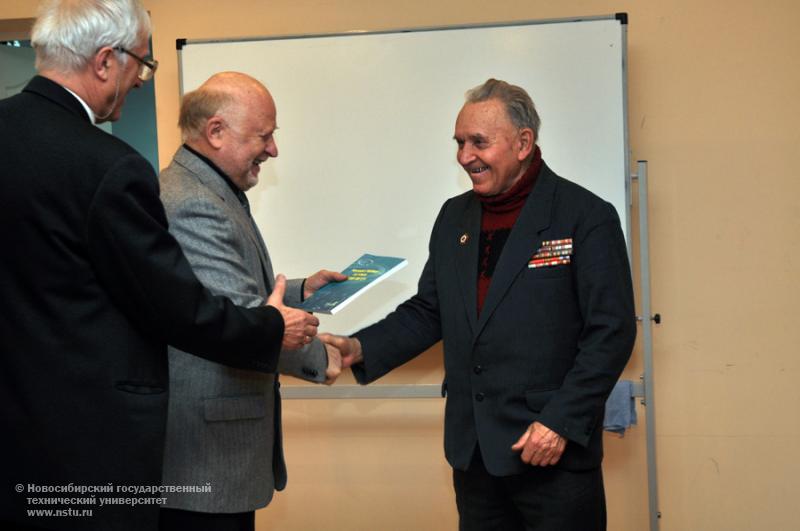 14.12.11 14 декабря в НГТУ состоится презентация книги «Музыкальные истоки НЭТИ–НГТУ» , фотография: В. Кравченко