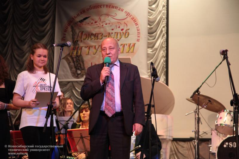 15.12.11 Празднование юбилея Джаз-оркестра НГТУ , фотография: В. Невидимов