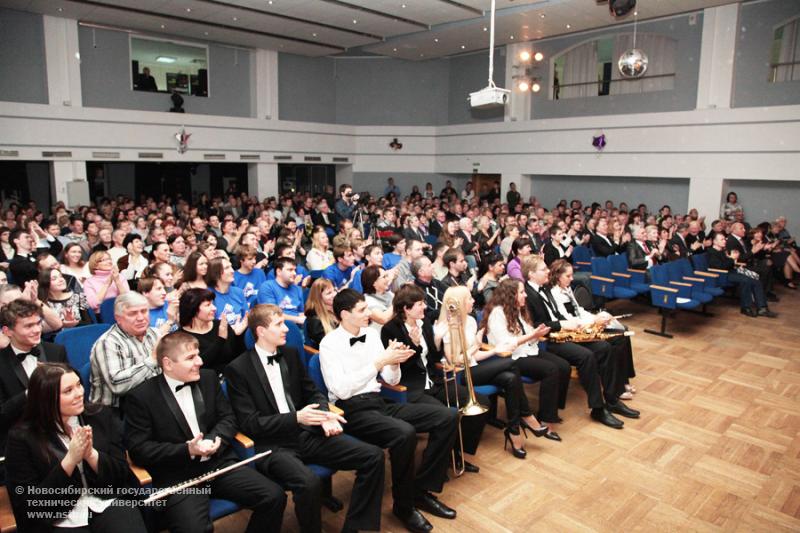 15.12.11 Празднование юбилея Джаз-оркестра НГТУ , фотография: В. Невидимов
