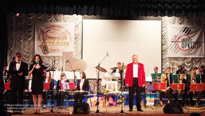15.12.11 Празднование юбилея Джаз-оркестра НГТУ , фотография: В. Невидимов