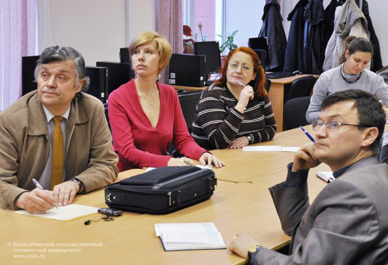 29.11.11 Магистранты и преподаватели НГТУ прошли курсы повышения квалификации по развитию компетенций в сфере инновационного предпринимательства , фотография: В. Невидимов