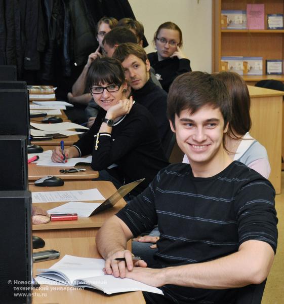29.11.11 Магистранты и преподаватели НГТУ прошли курсы повышения квалификации по развитию компетенций в сфере инновационного предпринимательства , фотография: В. Невидимов