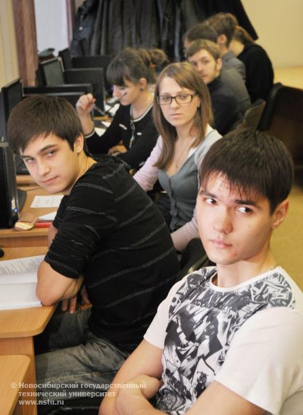 29.11.11 Магистранты и преподаватели НГТУ прошли курсы повышения квалификации по развитию компетенций в сфере инновационного предпринимательства , фотография: В. Невидимов