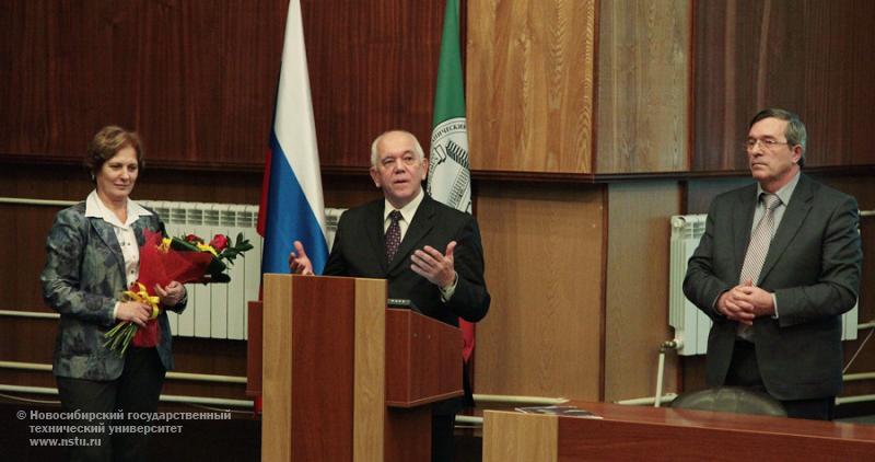 27.12.11 27 декабря отметит юбилей кафедра прикладной и теоретической физики ФТФ НГТУ, фотография: В. Невидимов