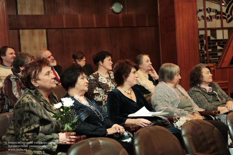 27.12.11 27 декабря отметит юбилей кафедра прикладной и теоретической физики ФТФ НГТУ, фотография: В. Невидимов