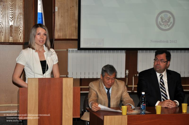 14.02.12 Зимняя методическая школа для преподавателей английского языка в НГТУ , фотография: В. Кравченко