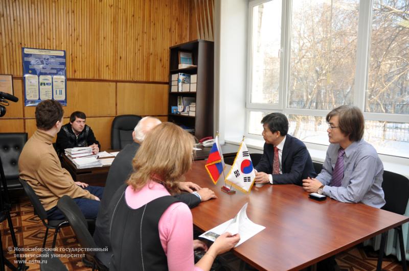 08.02.12 Визит делегации университета Ённам в НГТУ , фотография: В. Кравченко