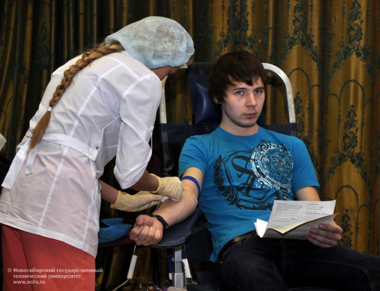 20.03.12 «Наш дар во имя жизни» – Донорская акция в НГТУ , фотография: В. Кравченко