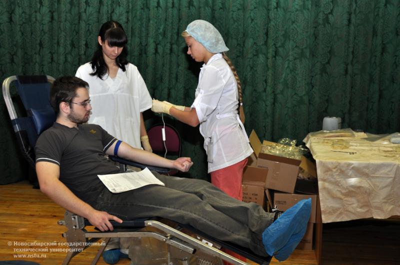 20.03.12 «Наш дар во имя жизни» – Донорская акция в НГТУ , фотография: В. Кравченко