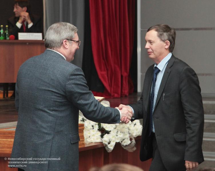 04.04.12 4 апреля состоялось Годичное собрание общественности высшей школы Новосибирской области , фотография: В. Невидимов