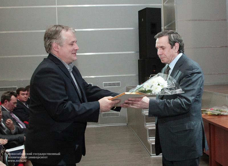 04.04.12 4 апреля состоялось Годичное собрание общественности высшей школы Новосибирской области , фотография: В. Невидимов