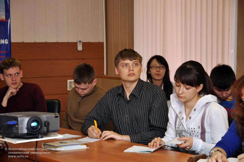 03.04.12 «Неделя карьеры» в НГТУ, фотография: В. Кравченко