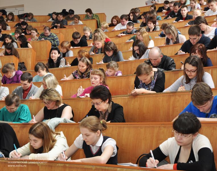 21.04.12 Акция «Тотальный диктант» в НГТУ , фотография: В. Кравченко