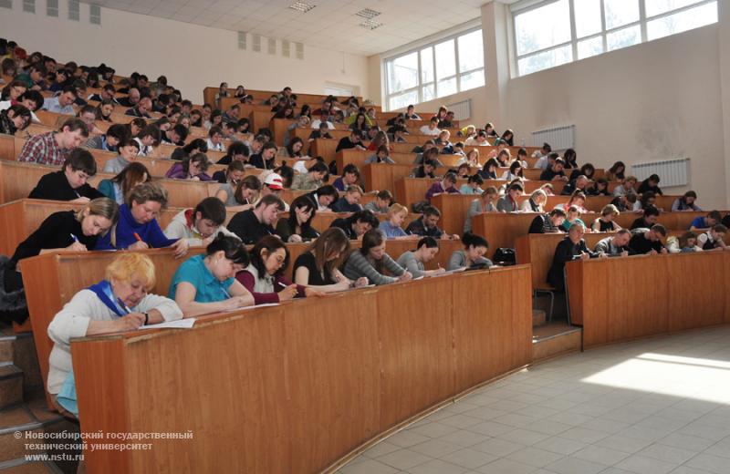 21.04.12 Акция «Тотальный диктант» в НГТУ , фотография: В. Кравченко