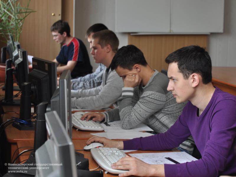 18.04.12 18-20 апреля в НГТУ пройдет III тур Всероссийской студенческой олимпиады по инженерной графике и графическим информационным технологиям, фотография: В. Кравченко