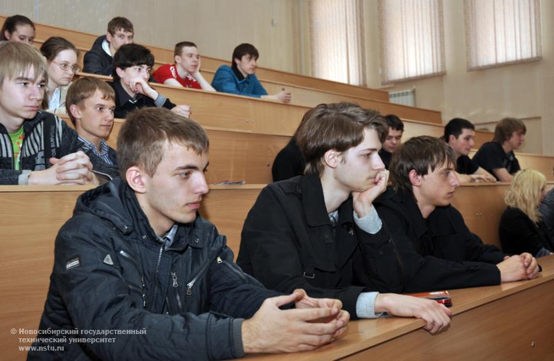 13.04.12 13 апреля в НГТУ состоится День открытых дверей на АВТФ, фотография: В. Кравченко