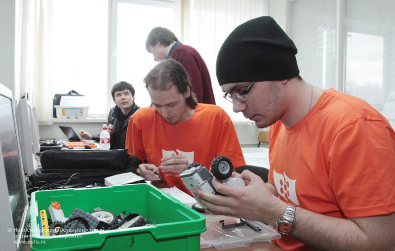 21.04.12 В НГТУ пройдет открытая городская студенческая олимпиада по робототехнике , фотография: В. Невидимов