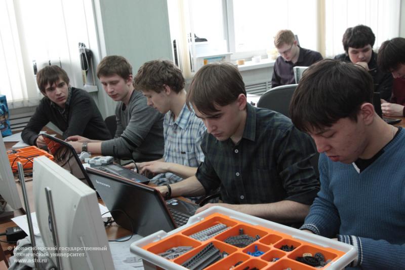 21.04.12 В НГТУ пройдет открытая городская студенческая олимпиада по робототехнике , фотография: В. Невидимов