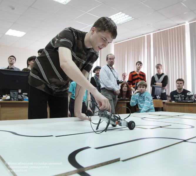 21.04.12 В НГТУ пройдет открытая городская студенческая олимпиада по робототехнике , фотография: В. Невидимов