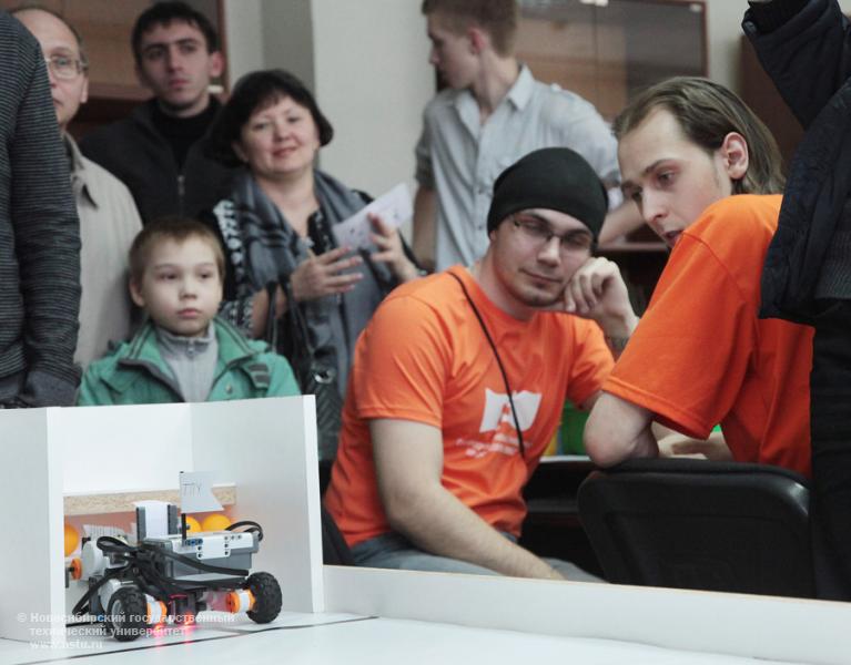 21.04.12 В НГТУ пройдет открытая городская студенческая олимпиада по робототехнике , фотография: В. Невидимов