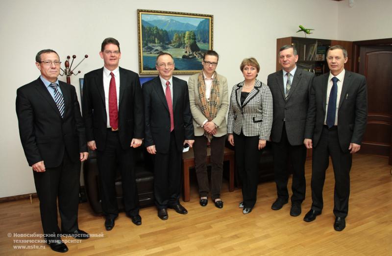 23.05.12 Визит делегации Австралийской торговой комиссии в НГТУ, фотография: В. Невидимов