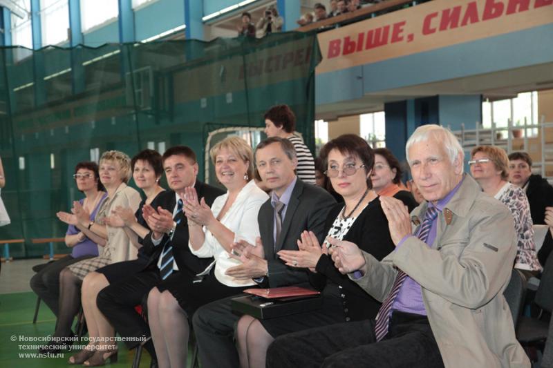 25.05.12 «Последний звонок» в Инженерном лицее НГТУ , фотография: В. Невидимов