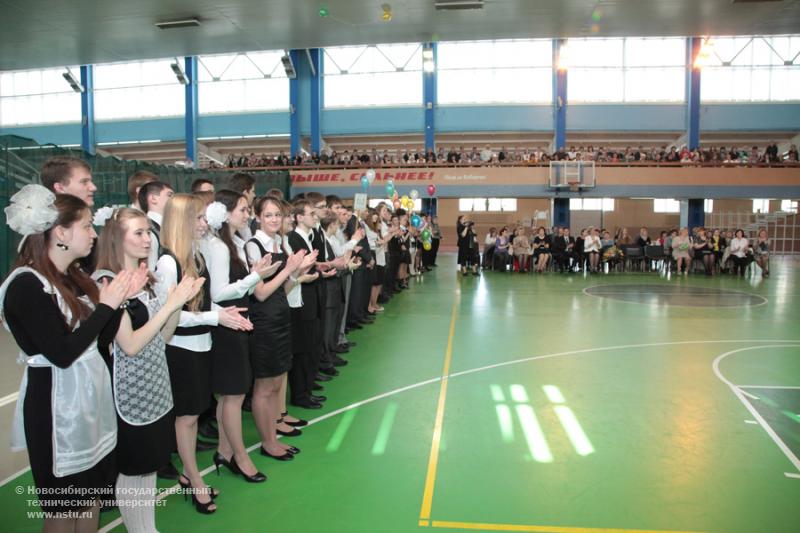 25.05.12 «Последний звонок» в Инженерном лицее НГТУ , фотография: В. Невидимов