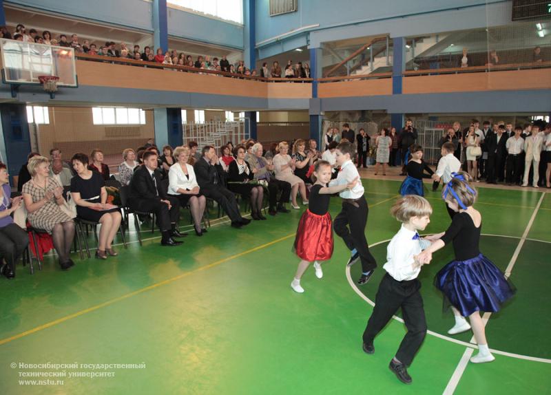 25.05.12     «Последний звонок» в Инженерном лицее НГТУ , фотография: В. Невидимов