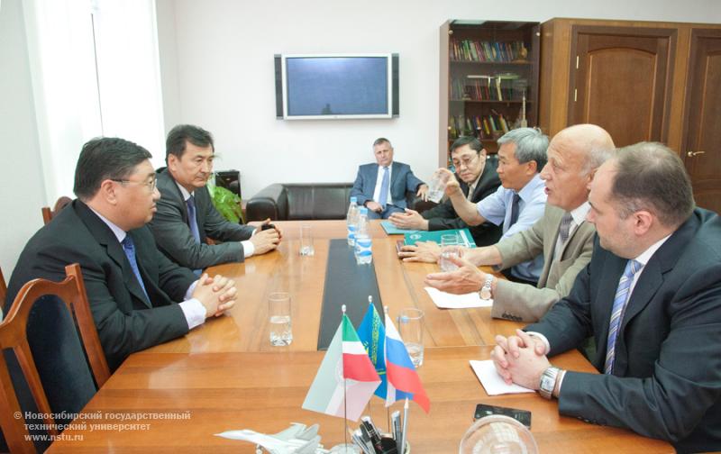 06.06.12     Визит делегации Павлодарской области Республики Казахстан , фотография: В. Невидимов