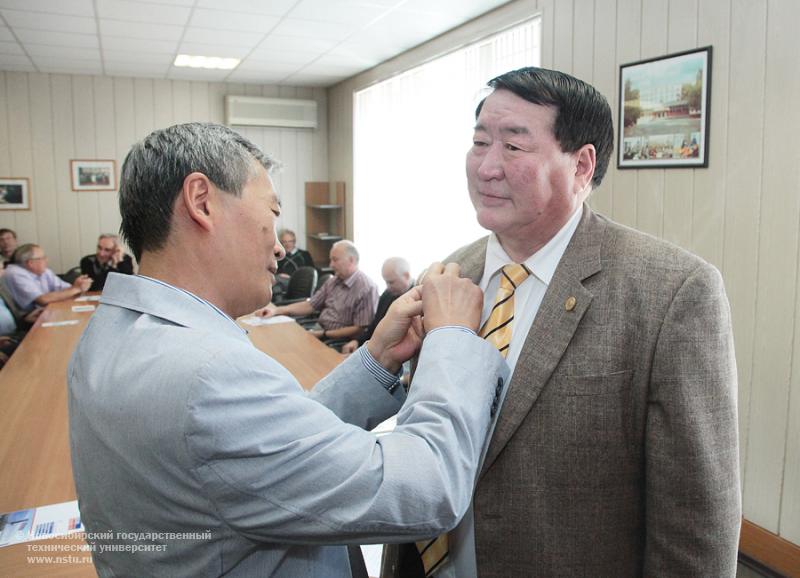 14.09.12 Профессору монгольского университета присвоено звание «Почетный доктор НГТУ» , фотография: В. Невидимов