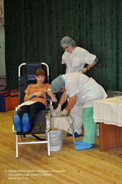 18.09.12 Донорская акция «Наш дар во имя жизни» в НГТУ, фотография: В. Кравченко