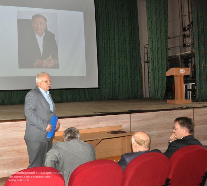 01.10.12 Вручение именной стипендии на факультете радиотехники и электроники НГТУ , фотография: В. Невидимов