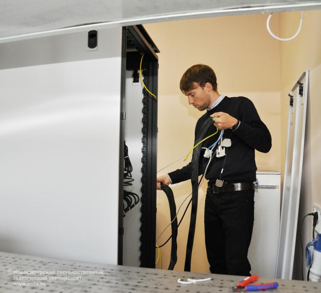 10.10.12 В НГТУ установлено уникальное оборудование компании Menlo Systems , фотография: В. Невидимов