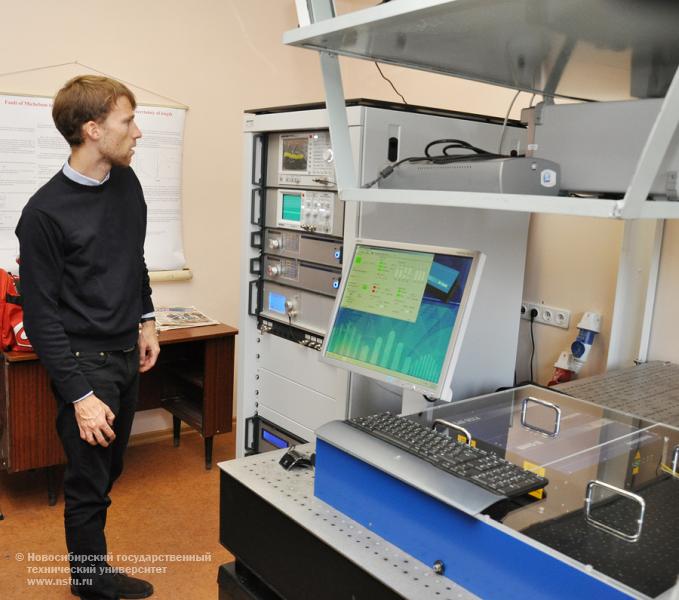 10.10.12 В НГТУ установлено уникальное оборудование компании Menlo Systems , фотография: В. Невидимов