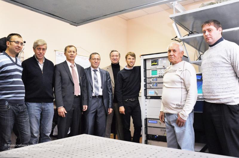 10.10.12 В НГТУ установлено уникальное оборудование компании Menlo Systems , фотография: В. Невидимов